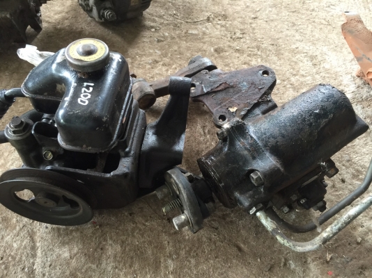 ขายกระปุกพวงมาลัย mitsubishi L-200 ครบชุด