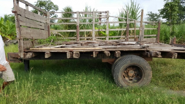 ขายสารี่ลากอ้อย เพลาเดียว สภาพต้องซ่อมฝาข้าง ราคาถูก