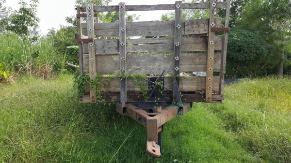 ขายสารี่ลากอ้อย เพลาเดียว สภาพต้องซ่อมฝาข้าง ราคาถูก