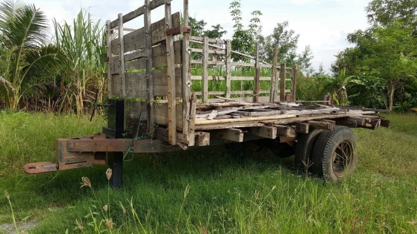 ขายสารี่ลากอ้อย เพลาเดียว สภาพต้องซ่อมฝาข้าง ราคาถูก