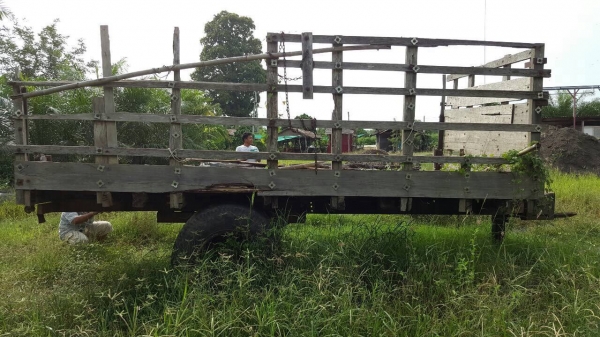 ขายสารี่ลากอ้อย เพลาเดียว สภาพต้องซ่อมฝาข้าง ราคาถูก