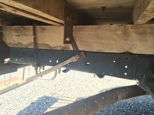 ขายรถ  6 ล้อ  อีซูซุ บรรทุก  NPR58L  วางเครื่องใหม่ 4HG1  130 แรง  ปี 1998  พวงมาลัยเพาเวอร์  ยาว 4.30 เมตร ช่างล่าง F  หน้า-หลัง