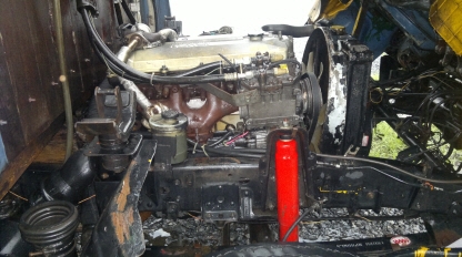 ขายรถ  6 ล้อ  อีซูซุ บรรทุก  NPR58L  วางเครื่องใหม่ 4HG1  130 แรง  ปี 1998  พวงมาลัยเพาเวอร์  ยาว 4.30 เมตร ช่างล่าง F  หน้า-หลัง