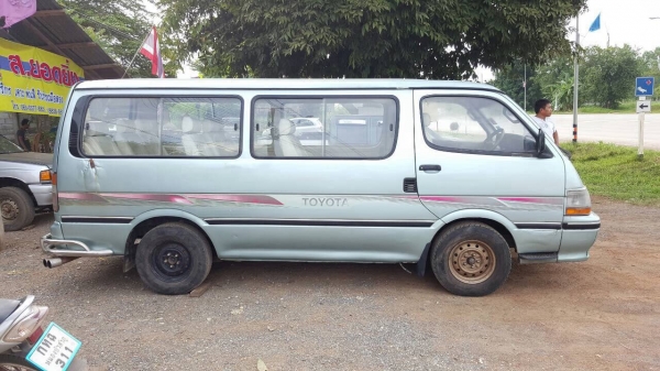 ขายรถตู้ TOYOTA ปี 35 เครื่องดี เบาะครบ แอร์เย็น ทะเบียนพร้อม ขายรถตู้ TOYOTA ปี 35 เครื่องดี เบาะครบ แอร์เย็น ทะเบียนพร้อม