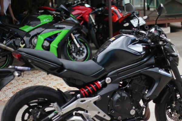 ดาวน์ 48,000.-) Er6n 2012 รถสวย ยางเต็ม ดาวน์ 48,000.-) Er6n 2012 รถสวย ยางเต็ม