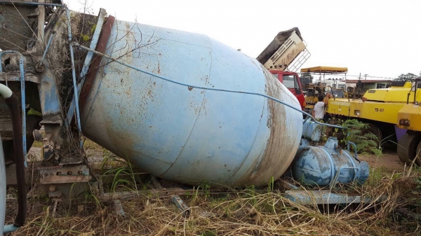 ขายชุดโม่ปูน 5 คิว สภาพพร้อมใช้งาน ยกลงจาก 10 ล้อ NISSAN UD อุปกรณ์มีครบ ราคาคุยกันได้ครับ