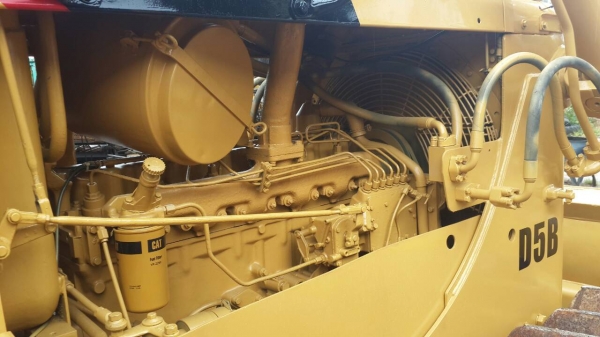 ขายแทรคเตอร์ CAT D5B ตีนเป็ด แน่นทั้งคัน พร้อมลุยทุกพื้นที่ O/H ทั้งคัน