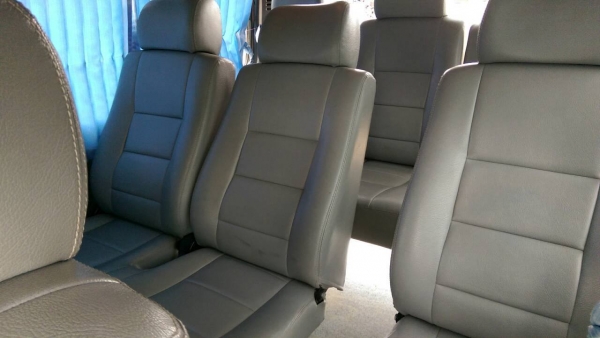 รถตู้โตโยต้า ไฮเอช/