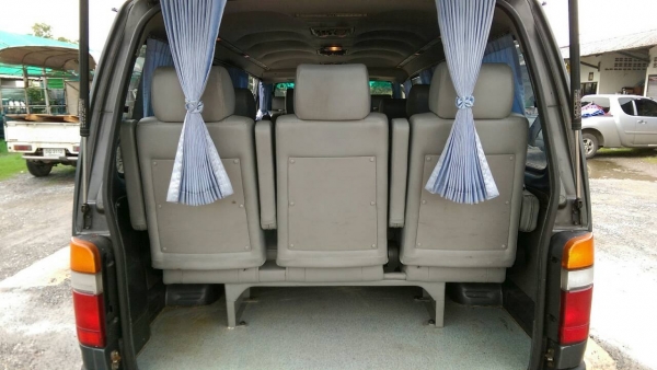 รถตู้โตโยต้า ไฮเอช/