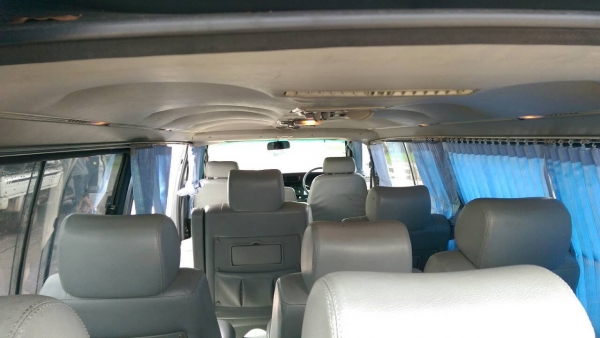 รถตู้โตโยต้า ไฮเอช/