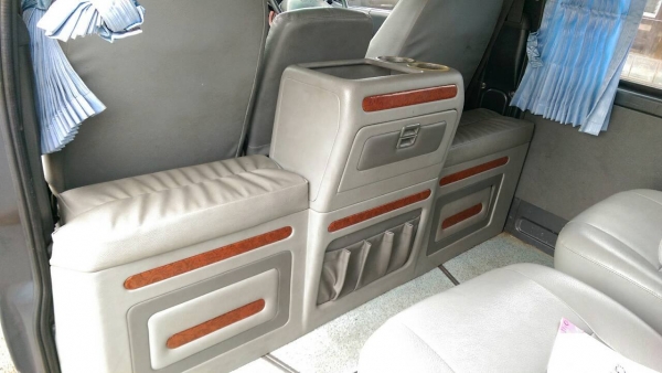 รถตู้โตโยต้า ไฮเอช/