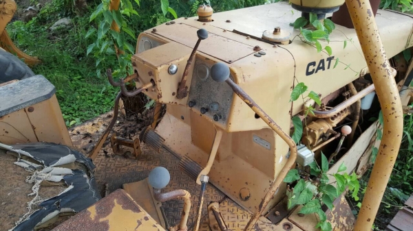 ขายรถแทรคเตอร์ CAT D5B เอกสารเล่มทะเบียน สภาพใช้งานได้ ราคาต่อรองได้ครับ ขายรถแทรคเตอร์ CAT D5B เอกสารเล่มทะเบียน สภาพใช้งานได้ ราคาต่อรองได้ครับ