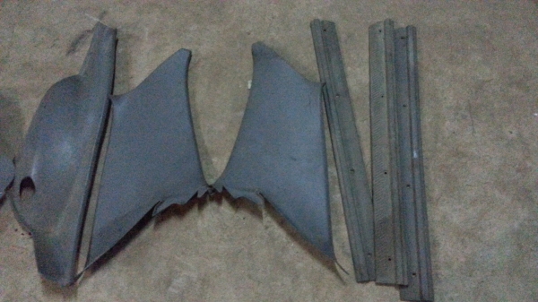 พลาสติกในรถโซลูน่ามุมส้ม พลาสติกในรถโซลูน่ามุมส้ม