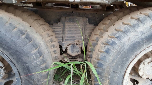 ขายรถ 10 ล้อ เพลาเดียว บรรทุกเต้าปูน ไม่มีทะเบียน คัสซีไอ้หลง 215K เครื่อง+เกียร์ PD6 230 แรงม้า เบรคลมดัน พวงมาลัยพาวเวอร์ ราคาต่อรองได้ครับ ขายรถ 10 ล้อ เพลาเดียว บรรทุกเต้าปูน ไม่มีทะเบียน คัสซีไอ้หลง 215K เครื่อง+เกียร์ PD6 230 แรงม้า เบรคลมดัน พวงมาลัยพาวเวอร์ ราคาต่อรองได้ครับ