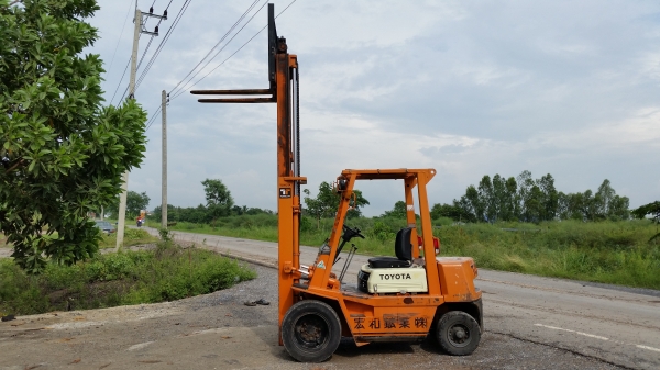 ขายด่วนรถยก TOYOTA 4FGยก2.0ตันเสาสูง3เมตรยางหน้าคู้รถนอกนำเข้ายังไม่เคยใช้งานในเมืองไทยเลย=รุ่นใหม่ขายถูกๆๆ