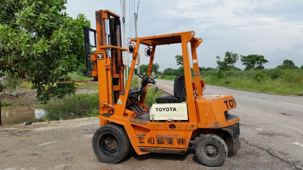 ขายด่วนรถยก TOYOTA 4FGยก2.0ตันเสาสูง3เมตรยางหน้าคู้รถนอกนำเข้ายังไม่เคยใช้งานในเมืองไทยเลย=รุ่นใหม่ขายถูกๆๆ