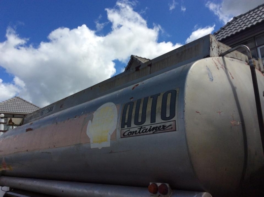 ถังน้ำมันเจาะทะลุเป็นถังน้ำ 16,000 ลิตร