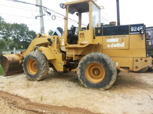 รถตักล้อยางCAT 924F..เอกสารอินวอยล์..รถสวย สภาพดี..