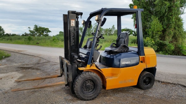 ขายด่วนรถยก TOYOTA 7FGยก2.5ตันเสาสูง3เมตรงาฟูชีบรถนอกนำเข้ายังไม่เคยใช้งานในเมืองไทยเลยชั่วโม่งทำงานน้อยรุ่นใหม่ขายถูกๆๆ