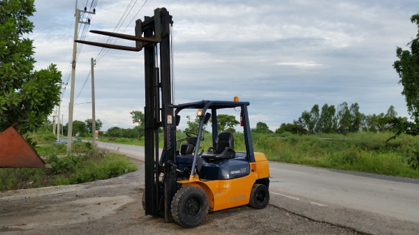 ขายด่วนรถยก TOYOTA 7FGยก2.5ตันเสาสูง3เมตรงาฟูชีบรถนอกนำเข้ายังไม่เคยใช้งานในเมืองไทยเลยชั่วโม่งทำงานน้อยรุ่นใหม่ขายถูกๆๆ