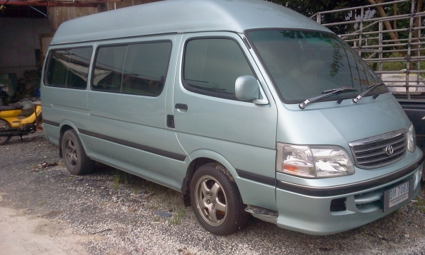 ขายรถตู้หัวจรวดปี2003 ติดแก๊ส LPG วางเครื่องใหม่ 2j vvti