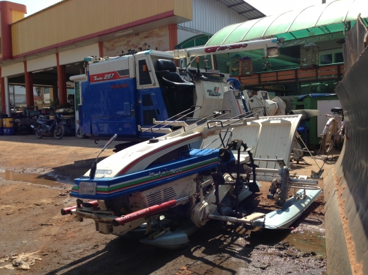 รถดำนาเดินตาม ISEKI  4แถว มือสองจากญี่ปุ่น