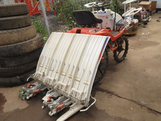 รถดำนานั่งขับ Kubota 4แถว  รถมือสองญี่ปุ่น ใช้งานได้ 100\%