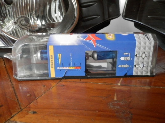 ขายไฟหน้าทั้งชุด ของไททั่น 3600 บาท