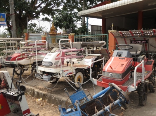 รถดำนั่งขับ Mitsubishi 5แถว รถมือสองญี่ปุ่น ใช้งานได้ 100\% สภาพดี รถดำนั่งขับ Mitsubishi 5แถว รถมือสองญี่ปุ่น ใช้งานได้ 100\% สภาพดี