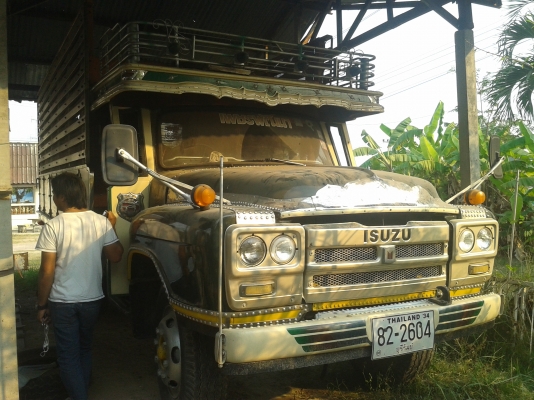 ขาย 10 ล้อ 1 เพลา โทร 085-7698049