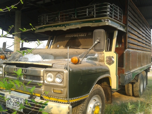 ขาย 10 ล้อ 1 เพลา โทร 085-7698049