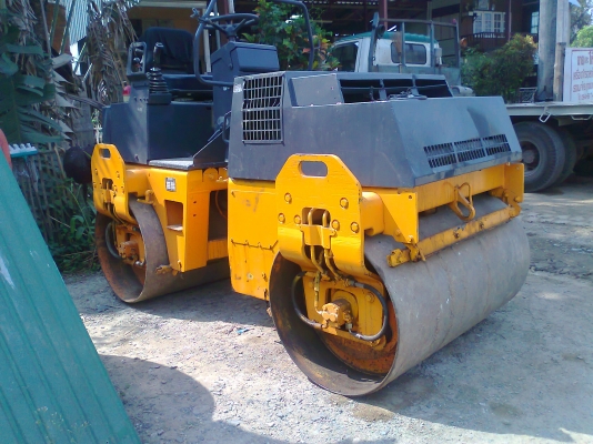 ขายด่วน..รถบด BOMAG BW 120AD-3 รุ่นใหม่ รถสวย เก่านอก มีใบอิมวอยด์ ปรับสภาพพร้อมใช้ ในไทย.