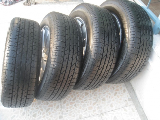 ขายล้อแม็ก nissan teana  16"x6.5"  5 รู 114 et40 +ยางปี 4112 (081-3747940)