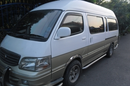 ขายรถตู้คอมมิวเตอร์ ปี2001 หลังคาสูง ขายรถตู้คอมมิวเตอร์ ปี2001 หลังคาสูง
