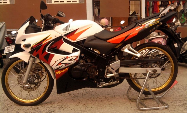 ขออนุญาติขาย HONDA LS 125D NEW สภาพนางฟ้า สีขาว ล้อทอง ขออนุญาติขาย HONDA LS 125D NEW สภาพนางฟ้า สีขาว ล้อทอง