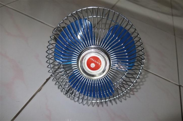 ขายพัดลม SANYO 12 v ลมแรงดี สภาพใหม่ 450