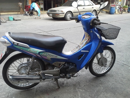 wave 125 s ปี 46 สตาร์ทมือ สีน้ำเงิน สตาร์ทมือใช้ได้ดี รถบ้านเดิมๆเครื่องแน่นๆ เอกสารครบ