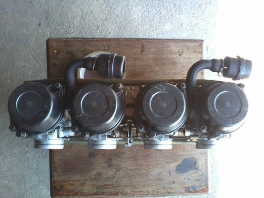 ขายคาร์บู Susuki gsxr 1100 ปี 98 ตัวหม้อน้ำ สภาพสวยๆ มือ 1 เมืองไทยครับ ขายคาร์บู Susuki gsxr 1100 ปี 98 ตัวหม้อน้ำ สภาพสวยๆ มือ 1 เมืองไทยครับ