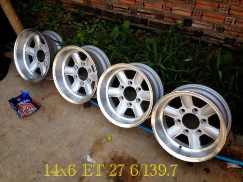 ขายล้อขอบ 14x6 ออฟ-27 6 รูกระบะ ออฟลึกๆ 4,500 ถูกๆครับ