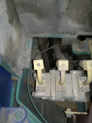 รถขุดเล็ก KOMATSU PC20-7  แทร็กยางใหม่ ลดล้างสต็อกสภาพดี ใช้งานได้เลย รถนอกนำเข้าจากญี่ปุ่น ไม่เคยใช้ในไทย ติดต่อ มานะ 085-9049669