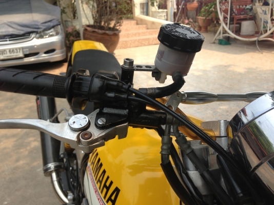 ขาย XJR400 ปี97อินวอยแท้ สีเหลือง-ดำ สวยๆ  สภาพด้วยรวม 90\%ระบบไฟดีติดครบทุกดวง  เครื่องแห้งๆ ท่อเสียงโหดๆ
