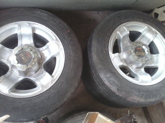 ขายแม็กมือสองสภาพสวย ขอบ 15 *7.5 / 6 รู