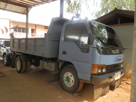 ขายด่วนรถ 6 ล้อดั้ม  NPR 135 HP