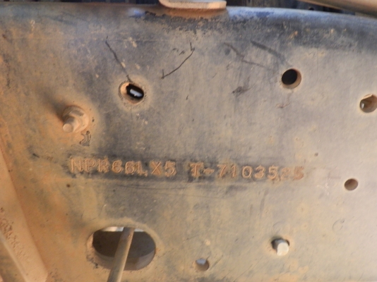 ขายด่วนรถ 6 ล้อดั้ม  NPR 135 HP