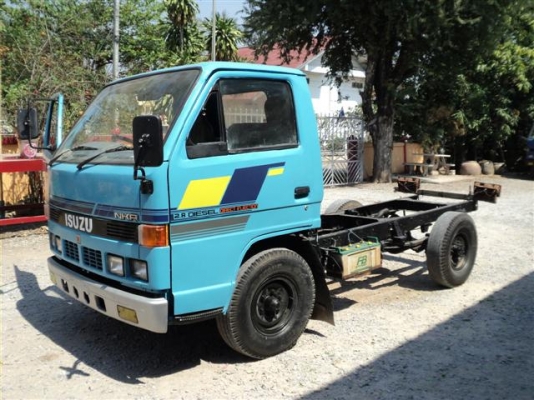 ขายรถ 4 ล้อNKR