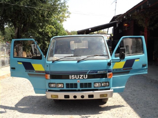 ขายรถ 4 ล้อNKR