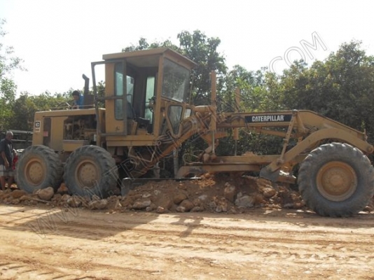รถเกรด ยี่ห้อ CATERPILLAR 140 G รุ่น 9000