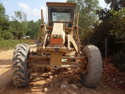 รถเกรด ยี่ห้อ CATERPILLAR 140 G รุ่น 9000