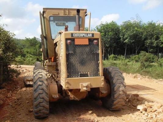 รถเกรด ยี่ห้อ CATERPILLAR 140 G รุ่น 9000