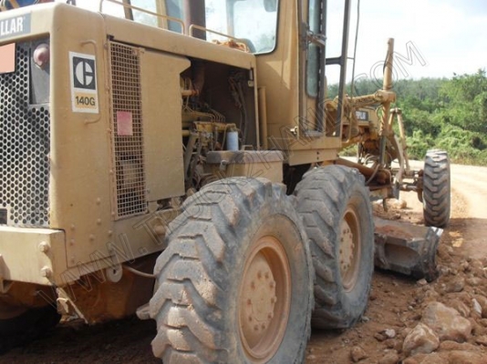 รถเกรด ยี่ห้อ CATERPILLAR 140 G รุ่น 9000